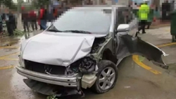 ��͢�f�� | Ů��ͣ܇ײ�˘䣬���H���ҁ����� �Y����